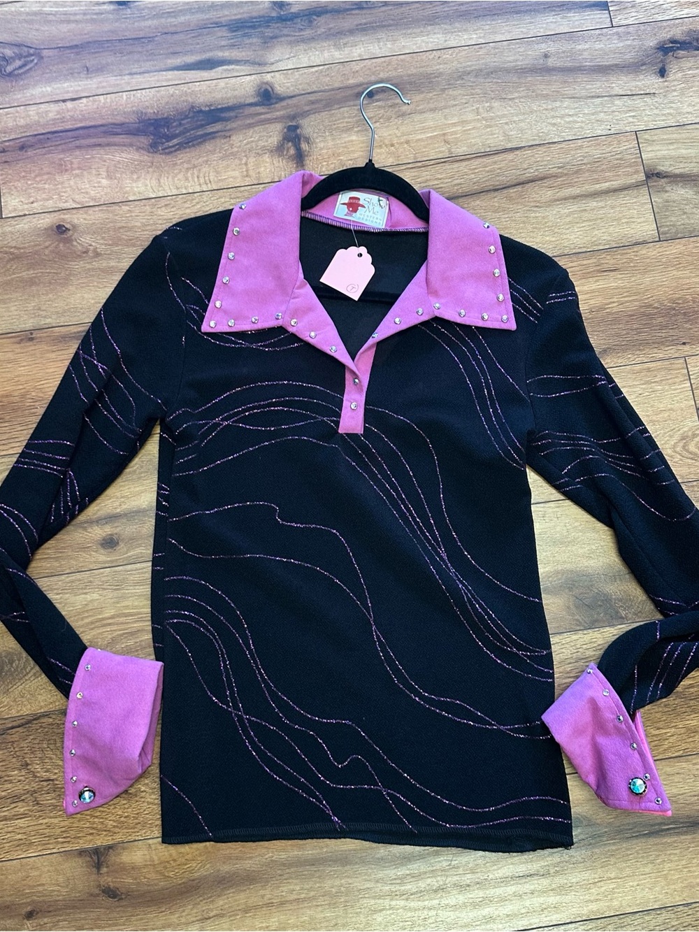 Show Me Western Designs black/pink top
